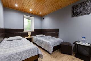 Гостевой дом Мамукас Марани Кутаиси Двухместный номер с 2 отдельными кроватями и ванной-7