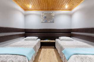 Гостевой дом Мамукас Марани Кутаиси Двухместный номер с 2 отдельными кроватями и ванной-3